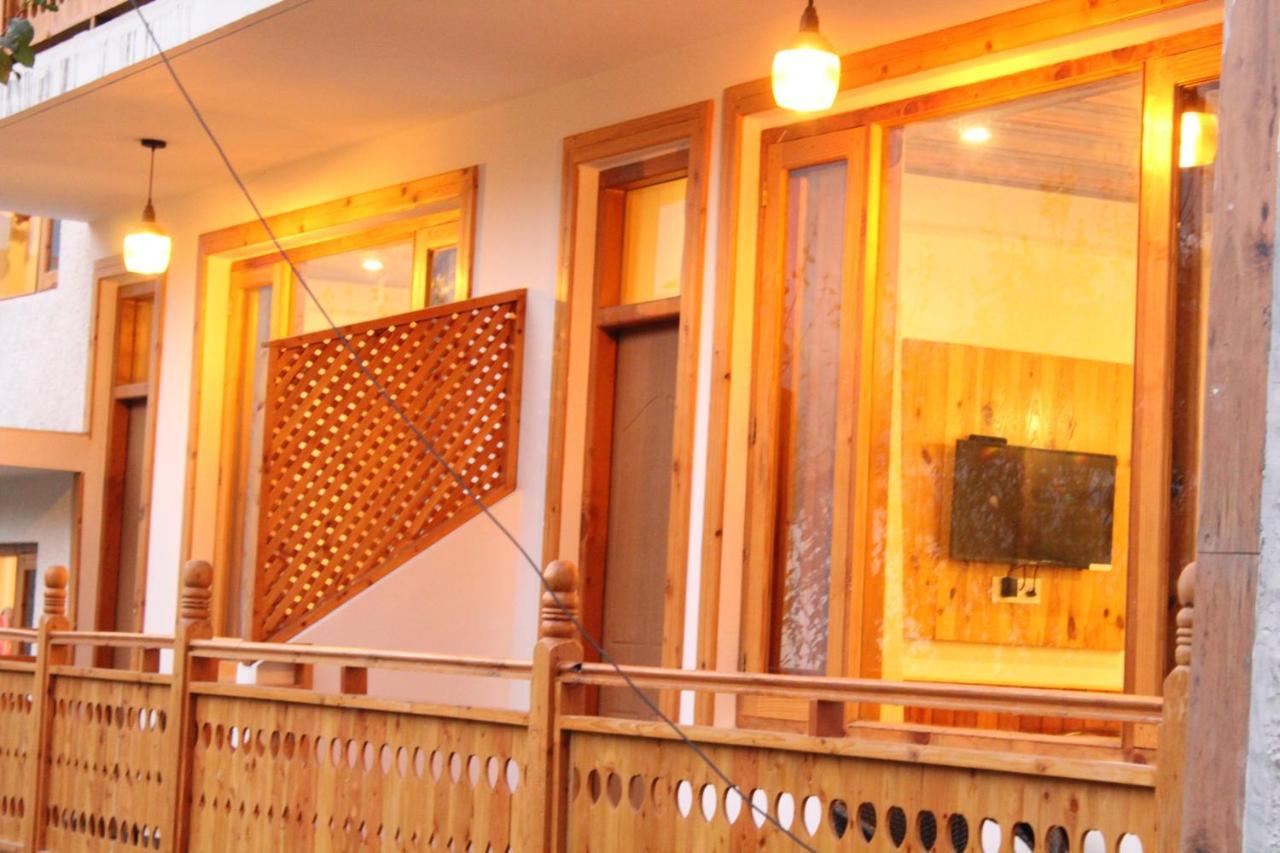 Vaibhav Regency Hotel มะนาลี ภายนอก รูปภาพ
