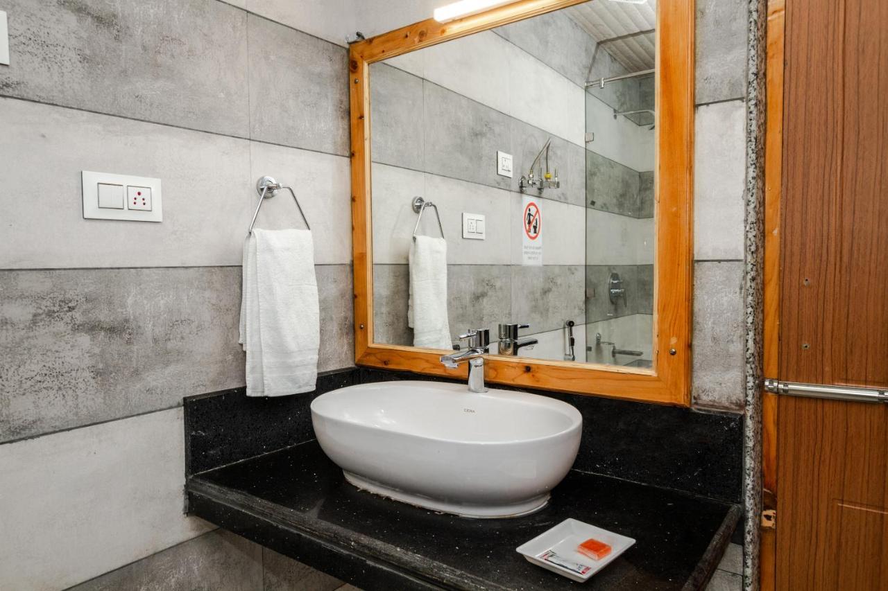 Vaibhav Regency Hotel มะนาลี ภายนอก รูปภาพ
